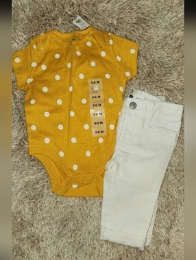 NEW - 22Pcs of BABY GIRL OLD NAVY CLOTHES (SIZE 3/6M)